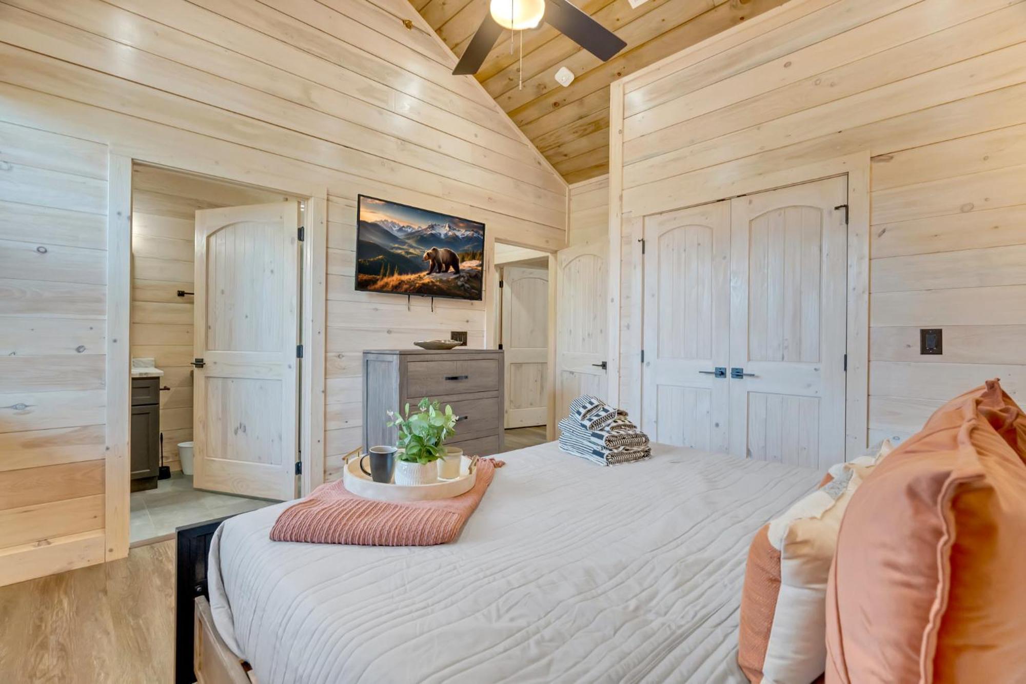 New Luxury Cabin With Indoor Pool, Hot Tub, & Theater Villa Pigeon Forge Luaran gambar